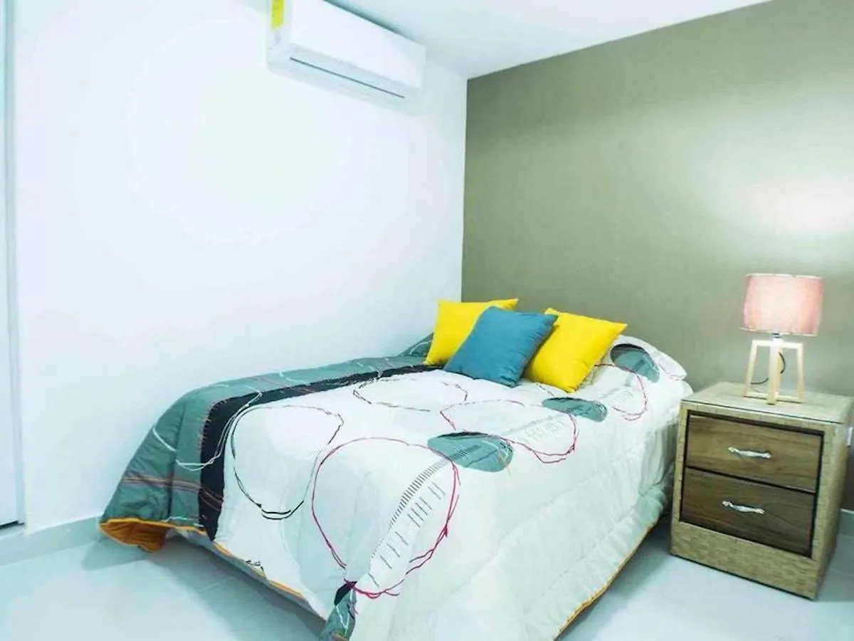 Room In Condo - Malecon Cozy Private Room 6 サントドミンゴ 0*,